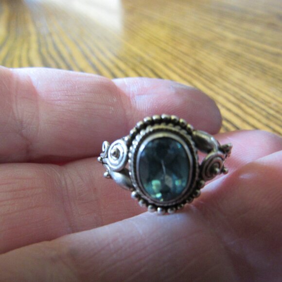 Vintage Aquamarine and Sterling Ring Size 6.25 - Picture 2 of 4